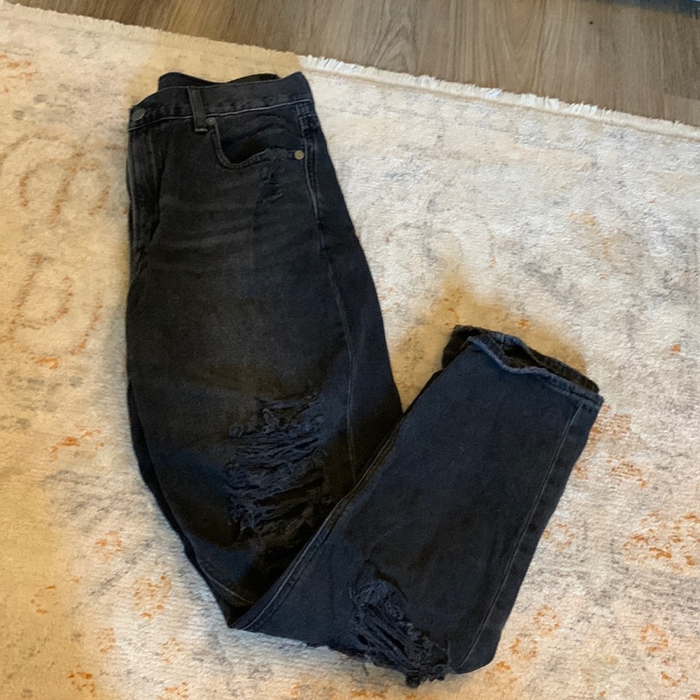 American eagle ripped mom jeans